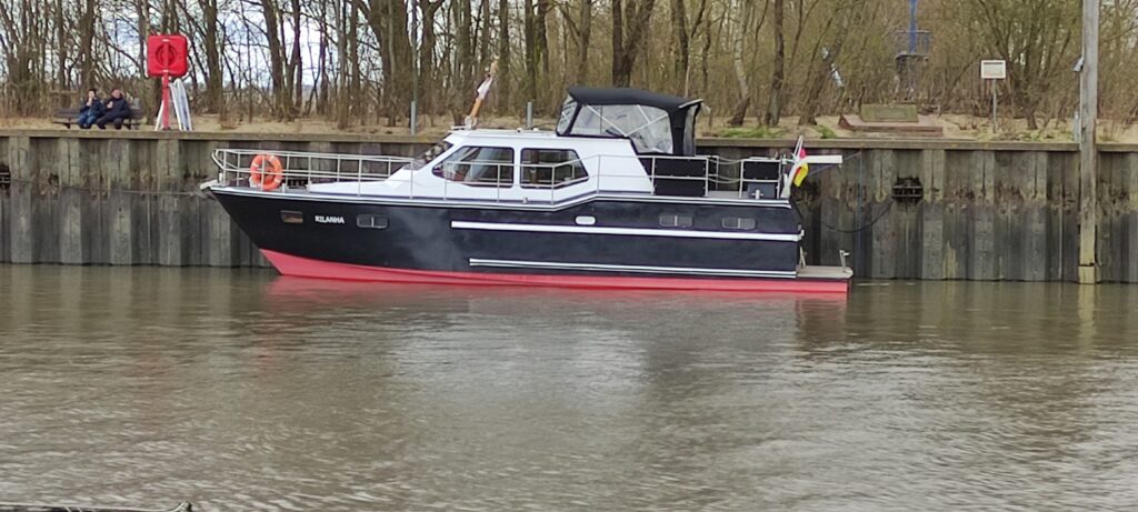 Auf der Elbe und dem NOK unterwegs - Ob ab Kollmar oder ab Glückstadt, die Reederei Wunschtörn bietet mehrere Fahrten von April bis Juli auf der Elbe und dem NOK an. Für jeden Geschmack ist etwas dabei.